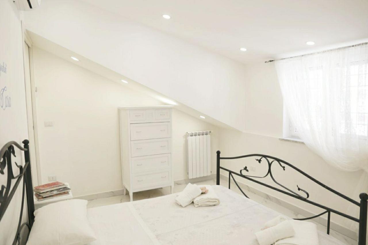La Dukesca Chic Apartment Наполи Екстериор снимка