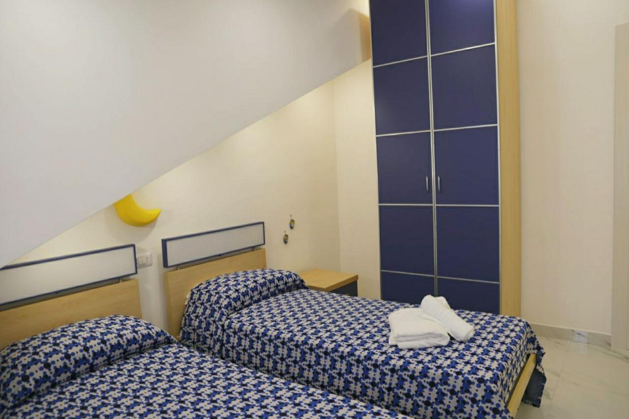 La Dukesca Chic Apartment Наполи Екстериор снимка