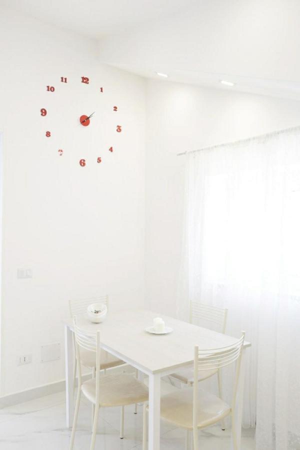 La Dukesca Chic Apartment Наполи Екстериор снимка