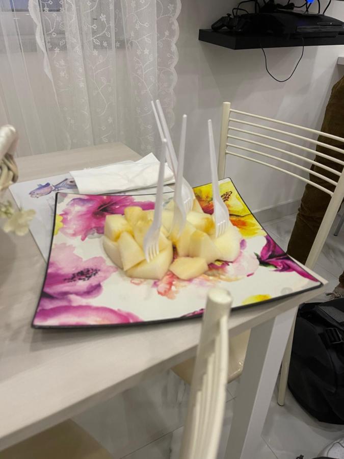 La Dukesca Chic Apartment Наполи Екстериор снимка