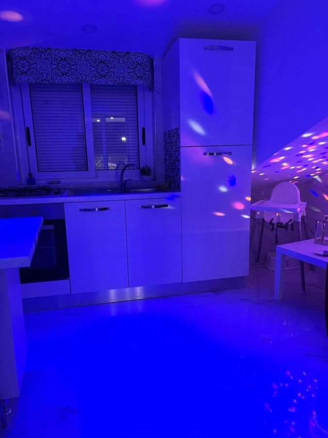 La Dukesca Chic Apartment Наполи Екстериор снимка